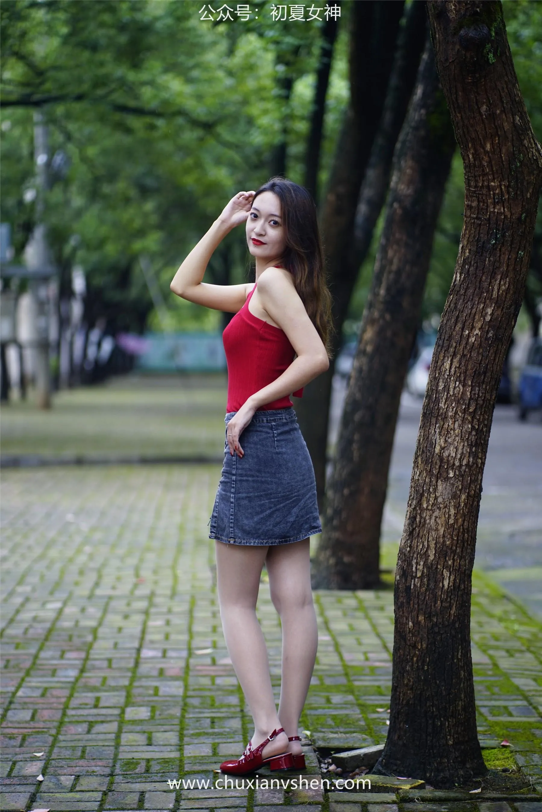 初夏女神 NO.045 依依 复古街头 [130P]插图2